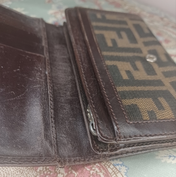 Vintage 90's Fendi Zucca Compact Wallet - Picture 7 of 14
